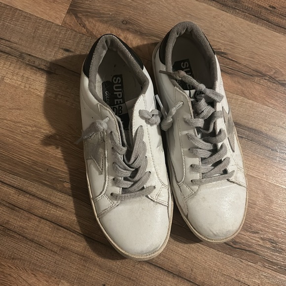 Golden Goose Sneakers - Picture 2 of 4